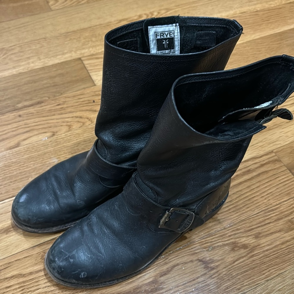 Size 8 Frye boots black - well loved! Veronica boot women
